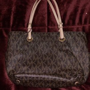 Micheal Kors Shoulder Bag